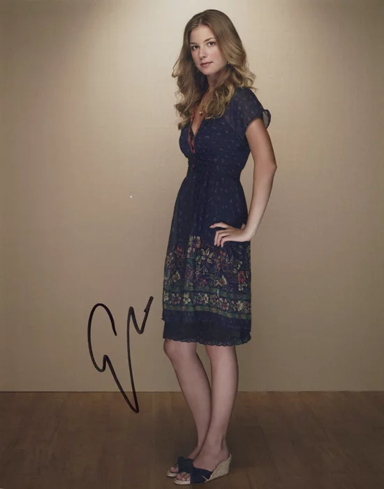 Emily Van Camp autograph