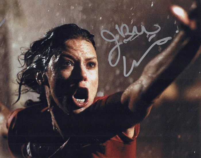 JoBeth Williams autograph