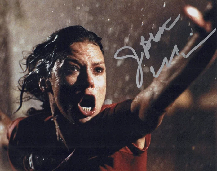 JoBeth Williams autograph