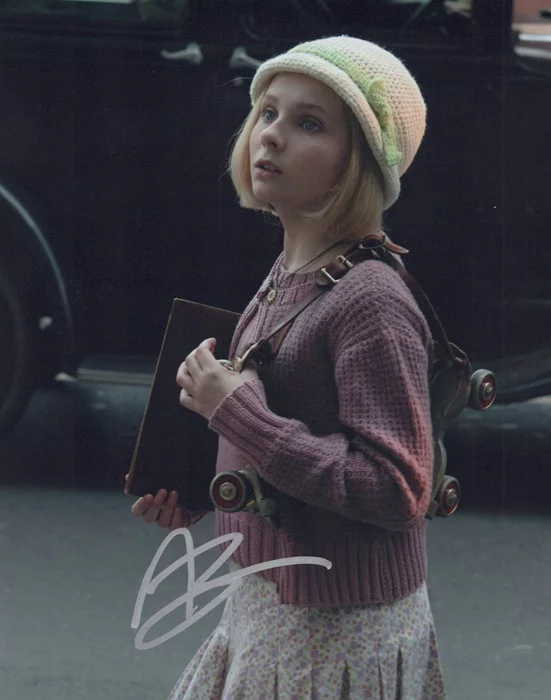 Abigail Breslin autograph