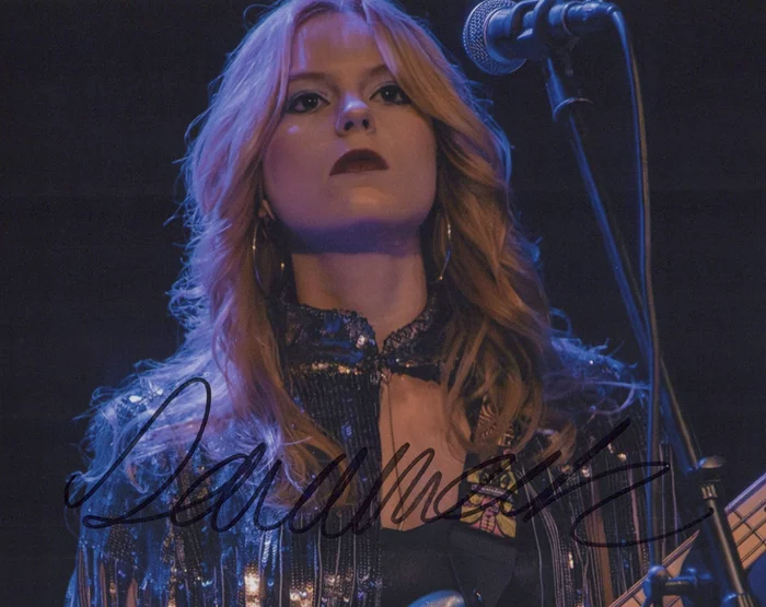 Savannah Judy autograph