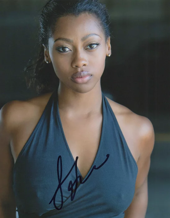 Shakira Ja'nai Paye autograph