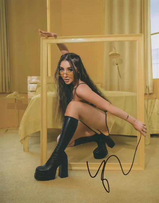 Ellie Soufi autograph