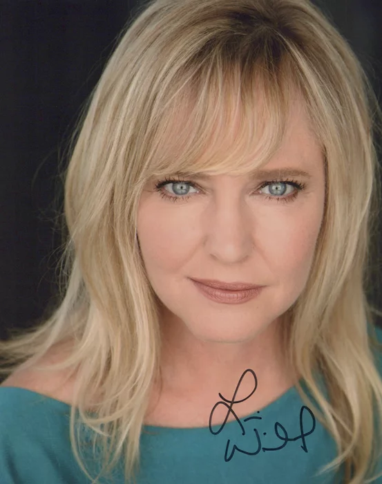 Lisa Wilcox autograph