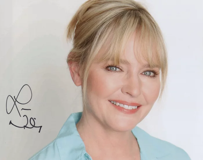 Lisa Wilcox autograph