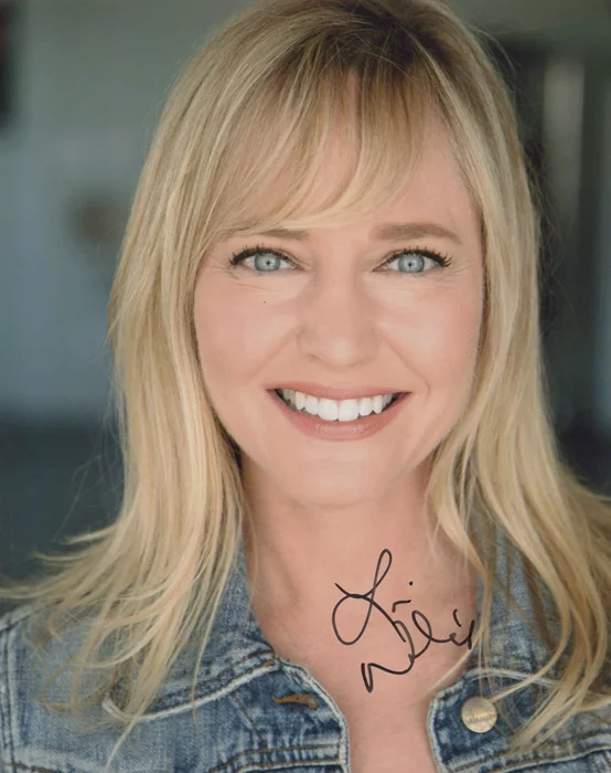 Lisa Wilcox autograph