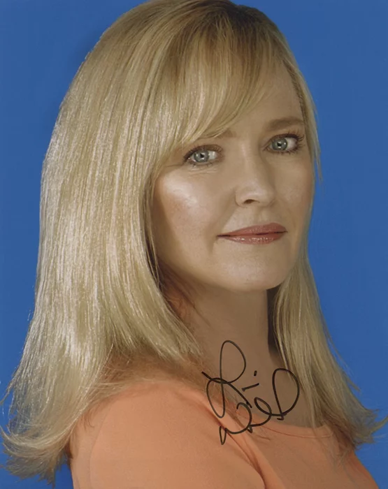Lisa Wilcox autograph