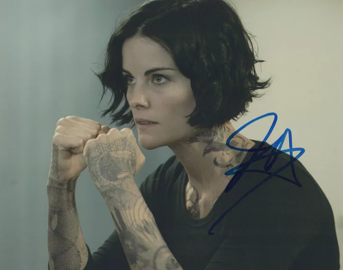 Jaimie Alexander autograph