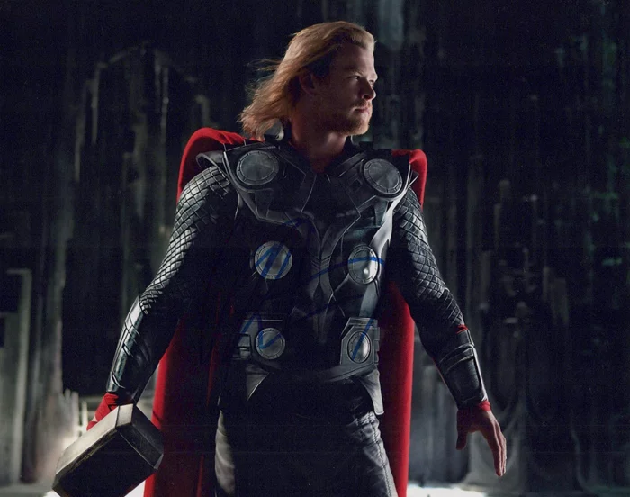 Chris Hemsworth autograph