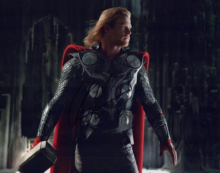 Chris Hemsworth autograph