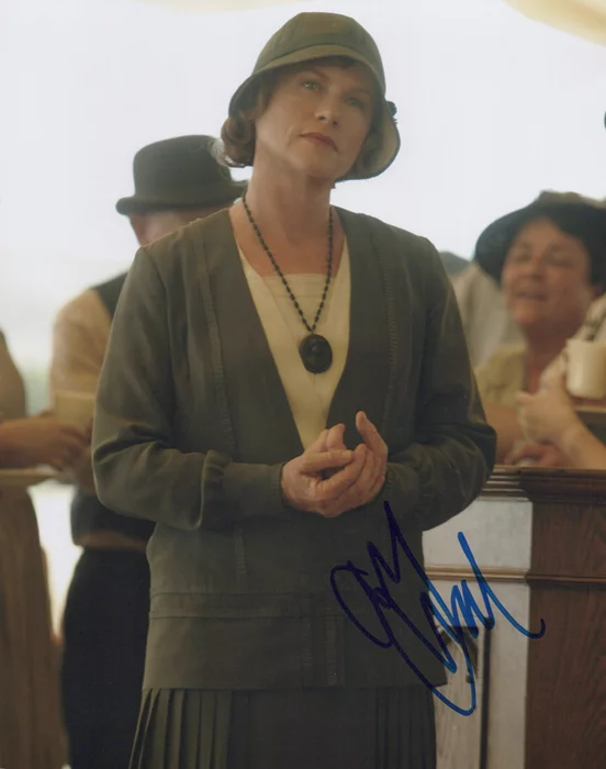 Amy Madigan autograph
