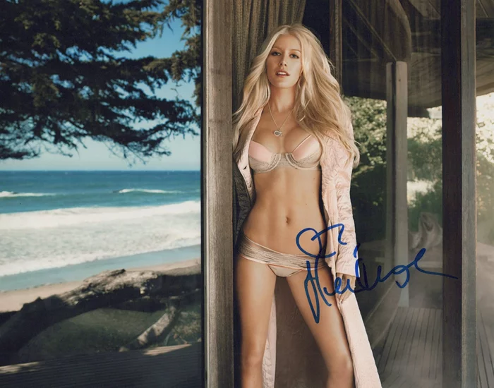 Heidi Montag autograph