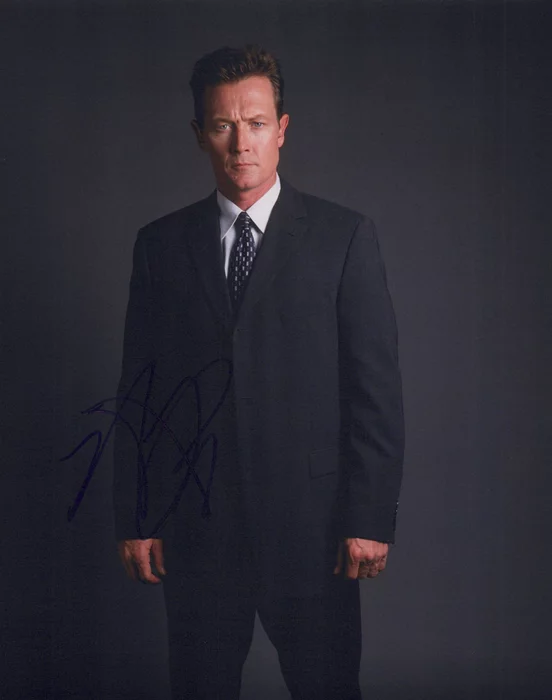 Robert Patrick autograph