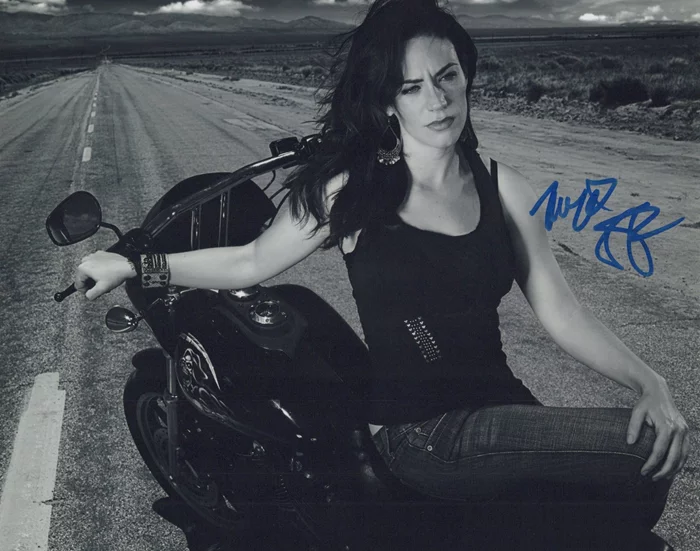 Maggie Siff autograph