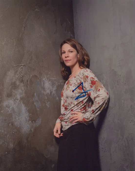 Lili Taylor autograph