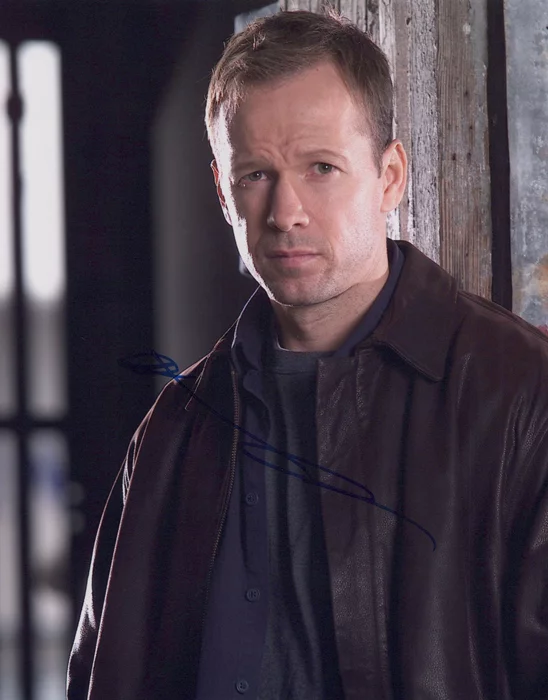 Donnie Wahlberg autograph