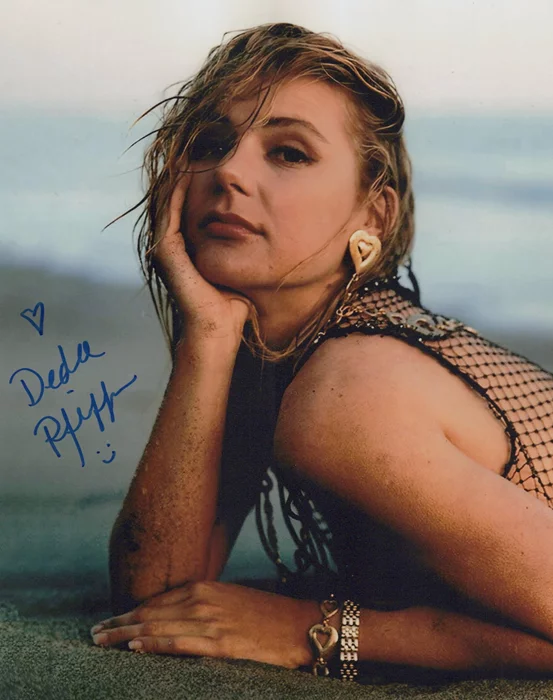 Dedee Pfeiffer autograph