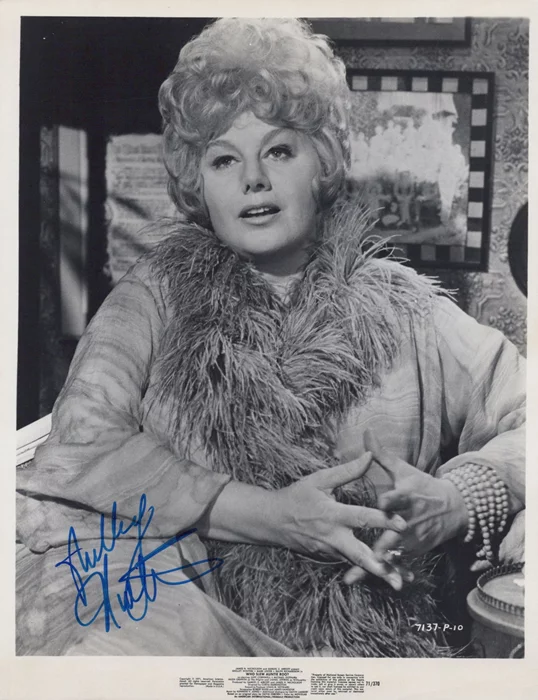 Shelley Winters autograph