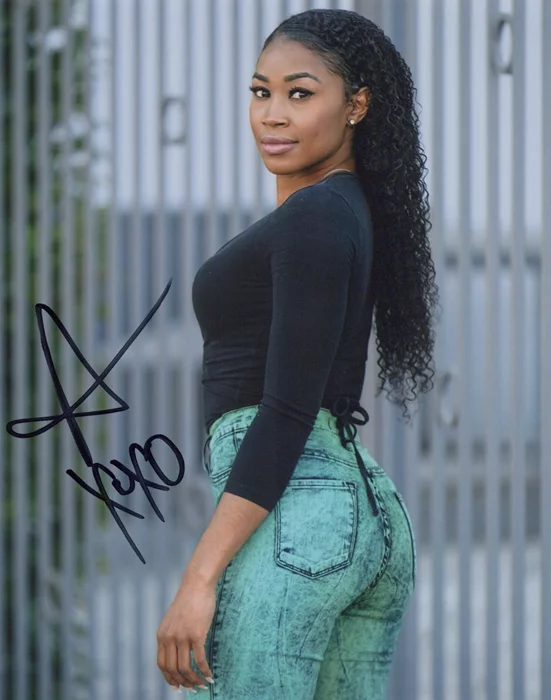 Ariane Andrew autograph