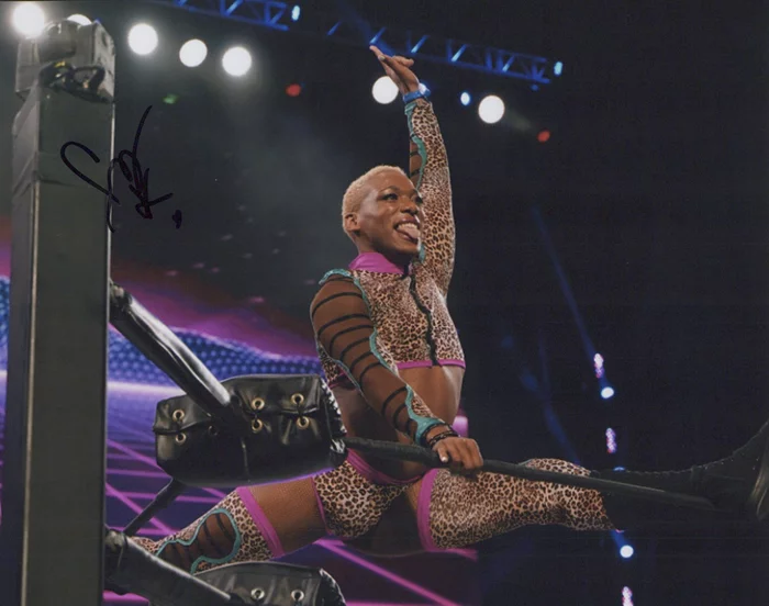 Sonny Kiss autograph