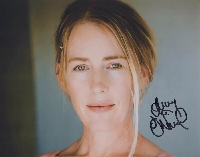 Amy O'Neill autograph