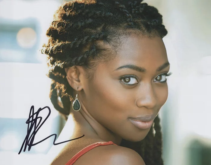 Shakira Ja'nai Paye autograph