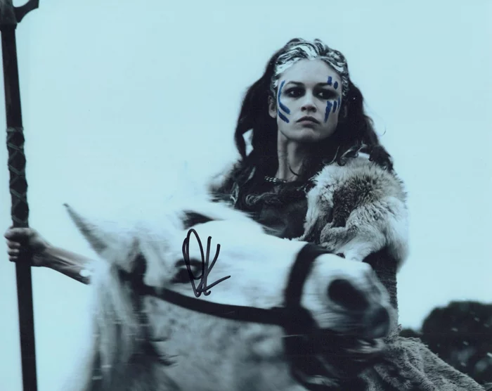 Olga Kurylenko autograph