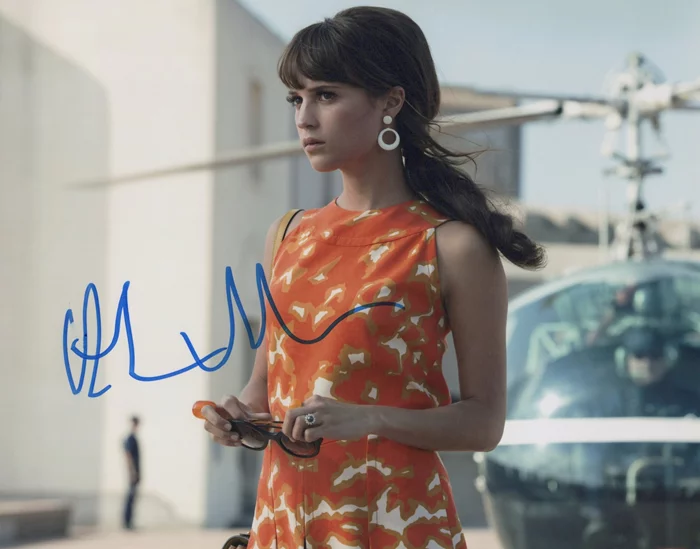 Alicia Vikander autograph