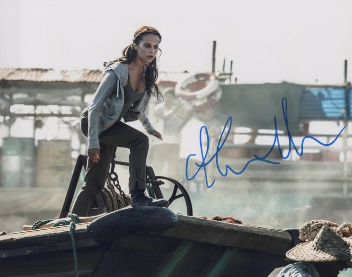 Alicia Vikander autograph
