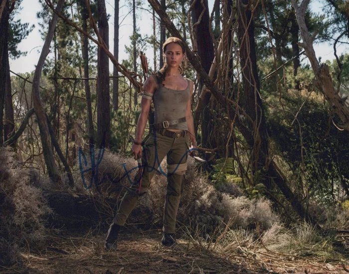 Alicia Vikander autograph