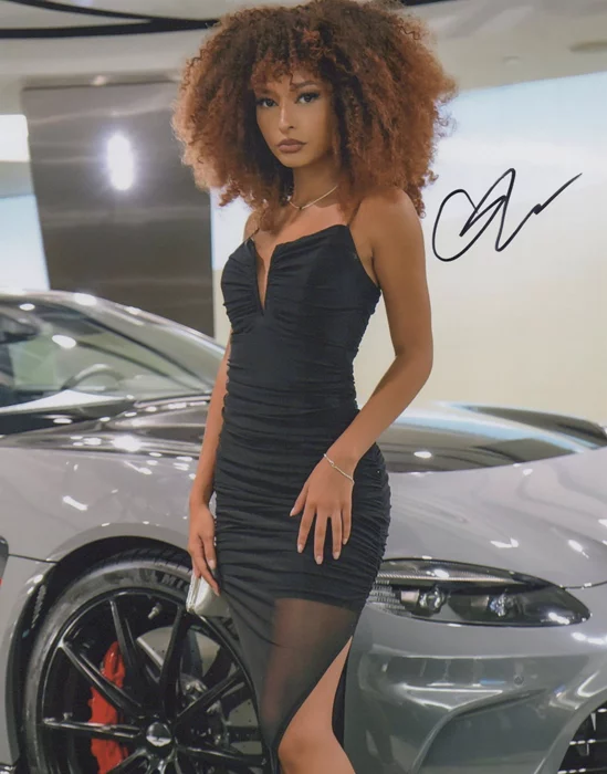 Cheyenne Hinojosa autograph