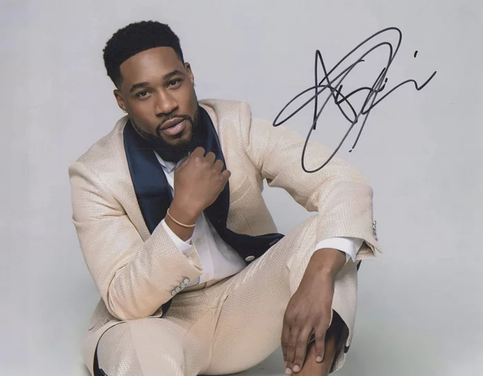 Aaron Jennings autograph