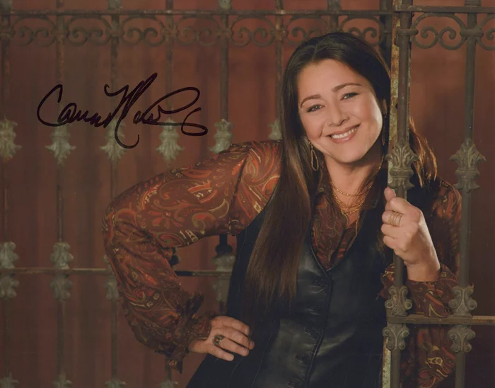 Camryn Manheim autograph