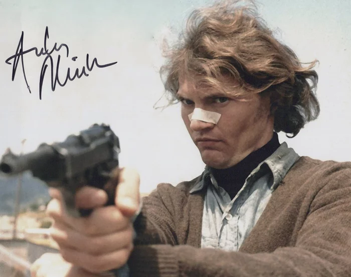 Andrew Robinson autograph