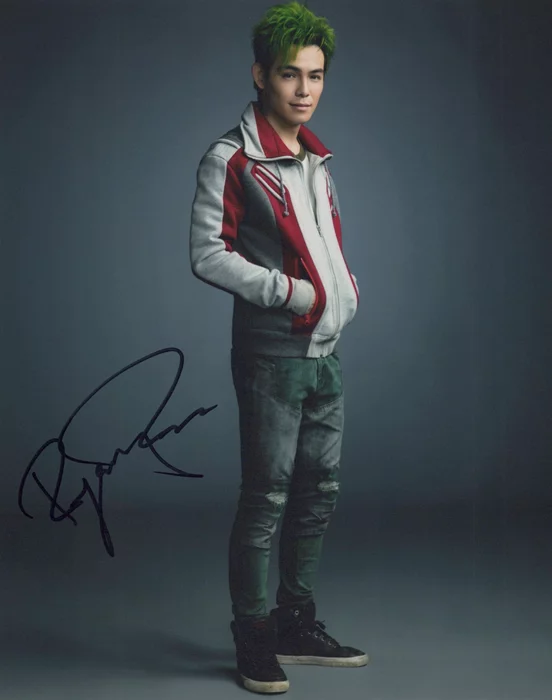 Ryan Potter autograph