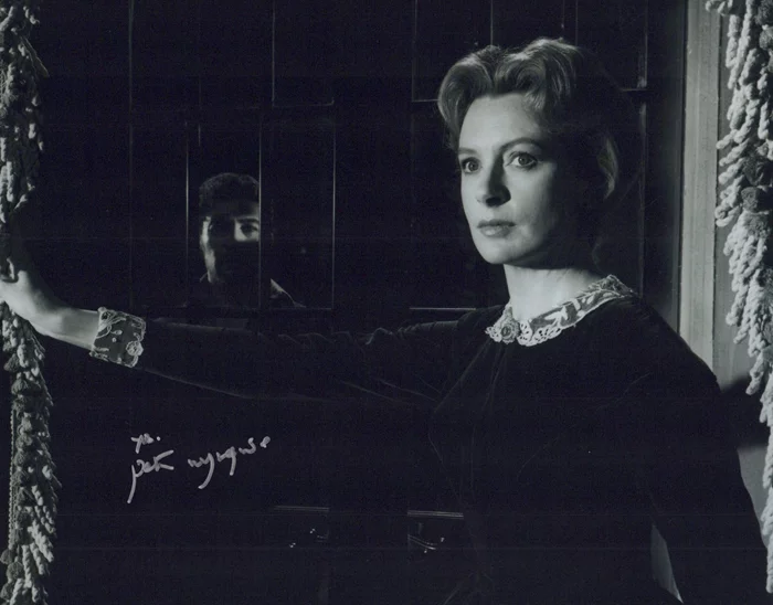 Peter Wyngarde autograph