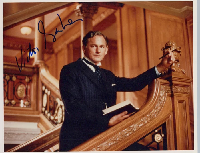 Victor Garber autograph