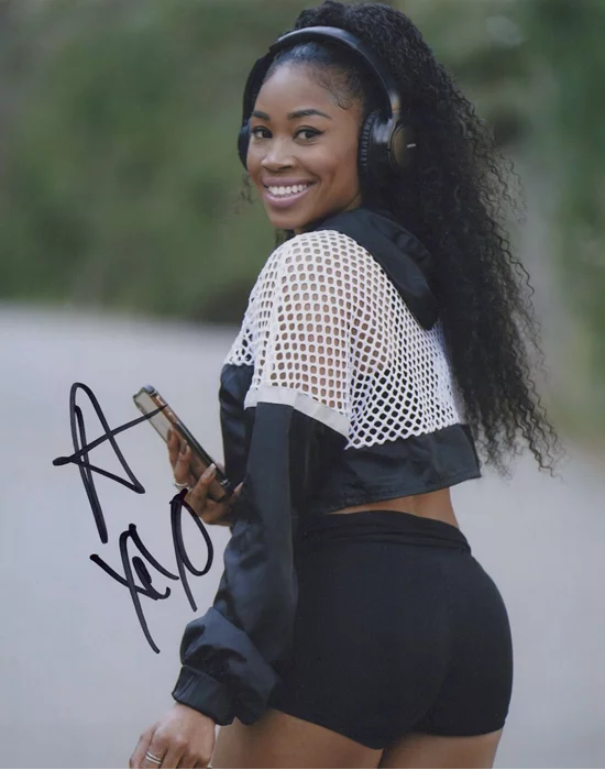 Ariane Andrew autograph