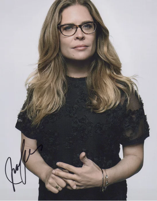 Jennifer Lee autograph