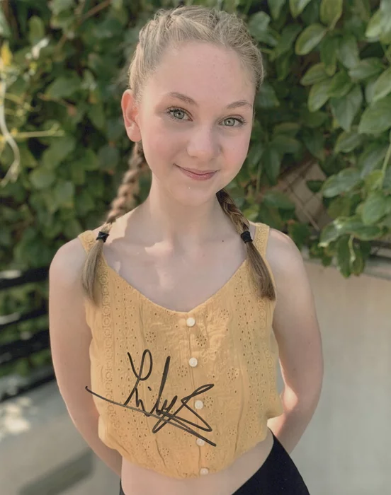 Lily Brooks O'Briant autograph