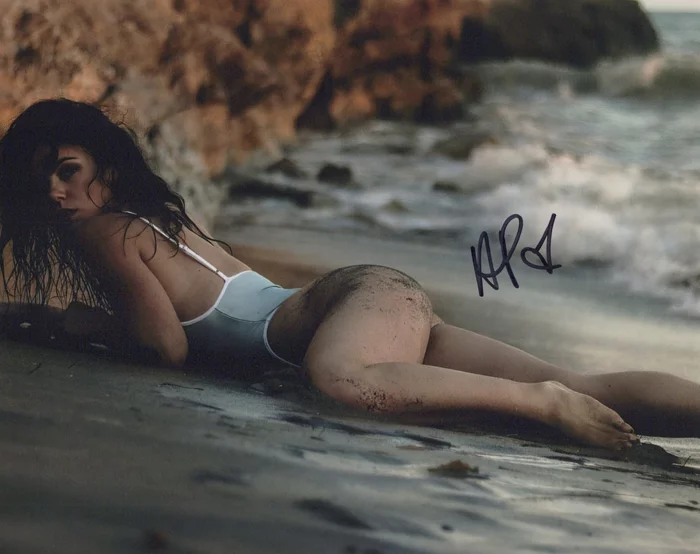 Alyssa Polisano autograph