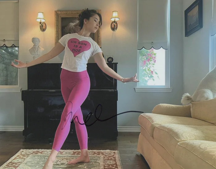 Nichole Sakura autograph