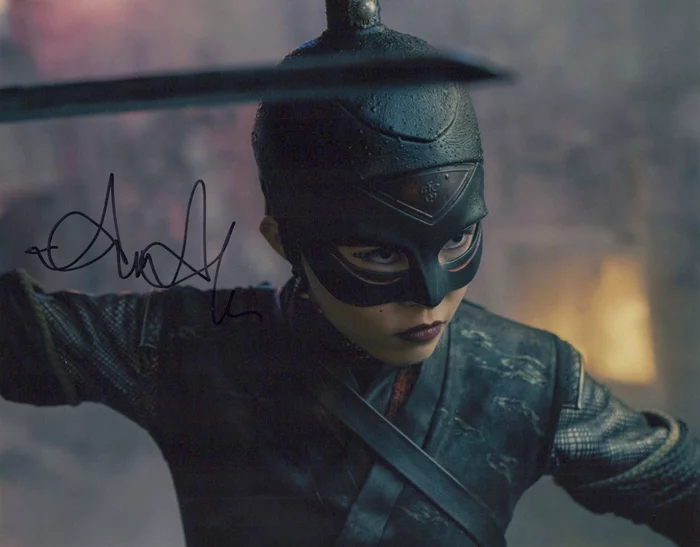 Anna Akana autograph