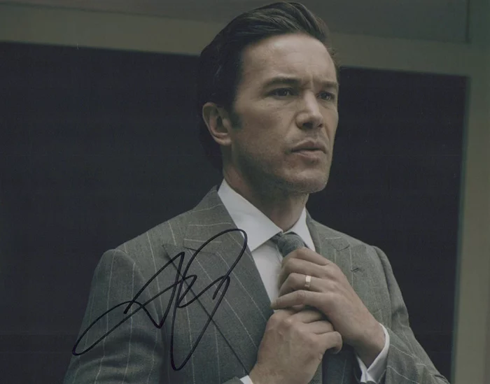 Tom Pelphrey autograph