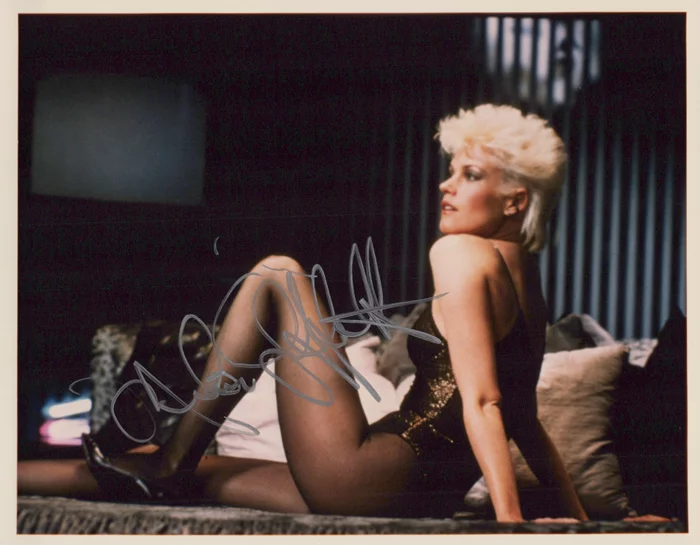 Melanie Griffith autograph