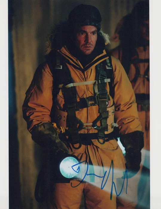 Dennis Quaid autograph