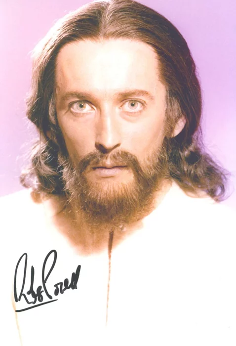 Robert Powell autograph
