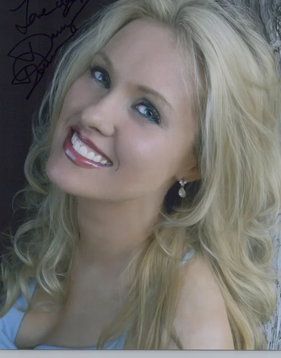 Darcy Donavan autograph