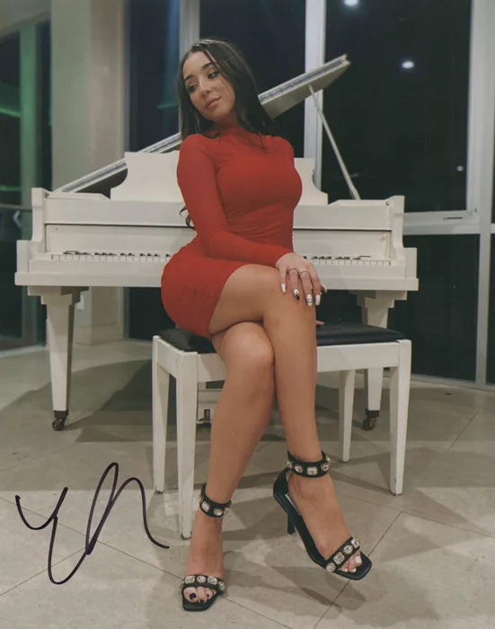 Ellie Soufi autograph