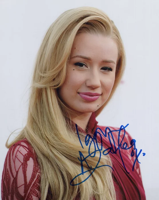 Iggy Azalea autograph
